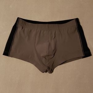JM Size 34 11/2" inseam swim shorts.
